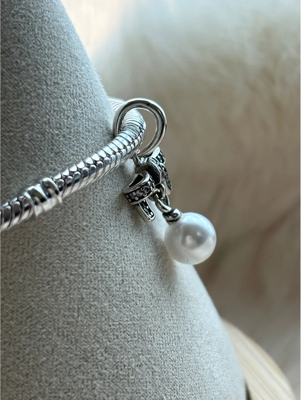 Pandora Timeless Elegance Bow and Pearl Charm in Sterling Silver